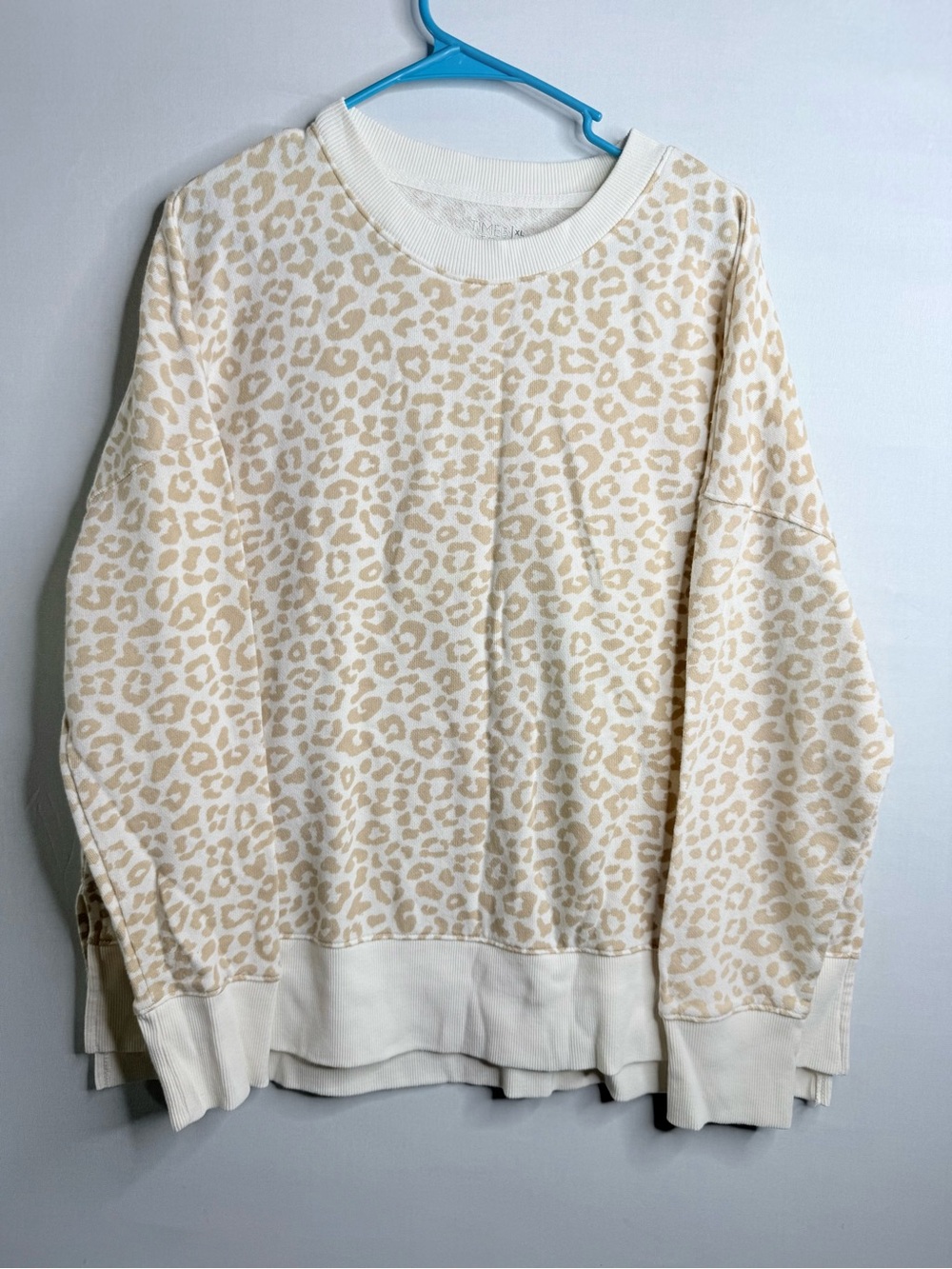 Time and Tru sweatshirt with beige leopard print XL A9 427